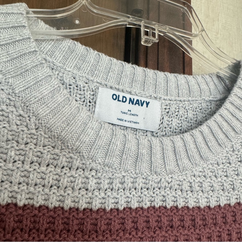 Old Navy Gray and Mauve Crew Neck Sweater - Picture 2 of 4